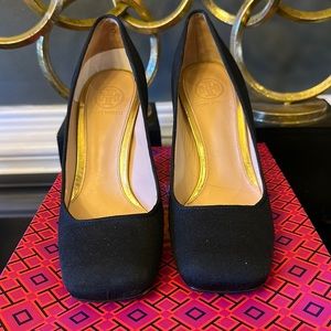 Great condition Tory Burch pumps size 5